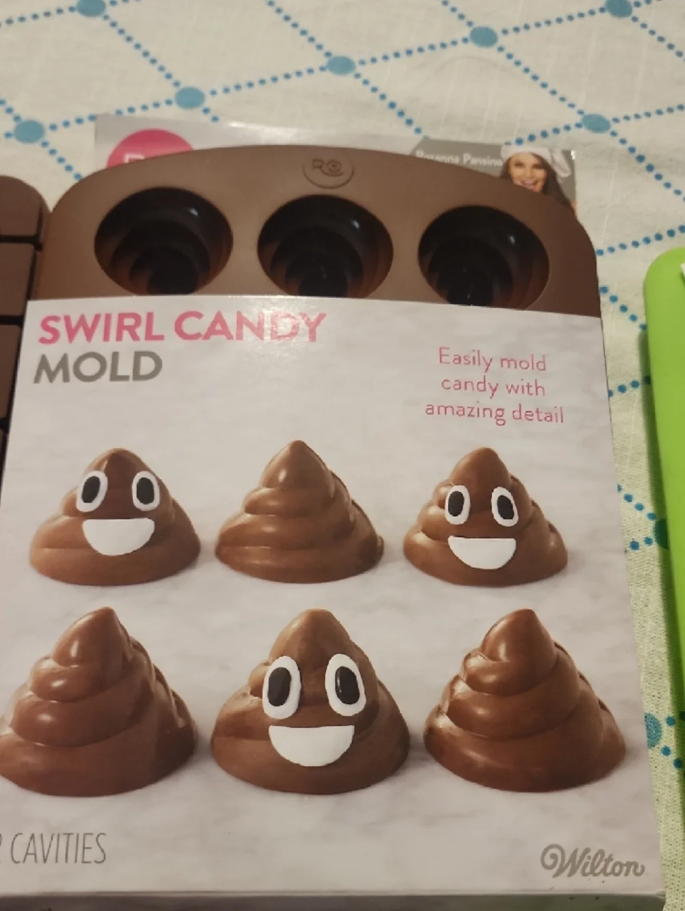 Silicone Party Baking Molds - Brown & Lime Green